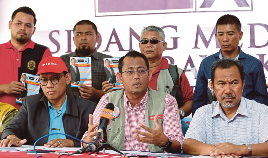 HALIMEY  mengadakan sidang media penyelesaian masalah perumahan rakyat kawasan DUN Seri Setia di Pusat Gerakan Utama Kelana Jaya. 