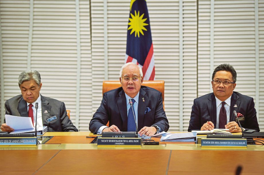 Najib  bercakap kepada media selepas mempengerusikan Mesyuarat Majlis Ekonomi Bumiputera di Perdana Putra, semalam.