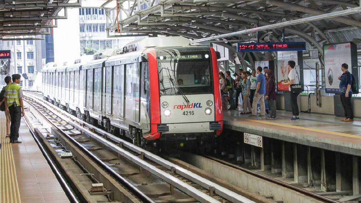 PERKHIDMATAN tren LRT dari arah Ampang/Sri Petaling dan Putra Heights akan diteruskan sehingga ke Stesen Masjid Jamek bermula esok sehingga 16 Februari depan. FOTO ihsan Rapid Rail