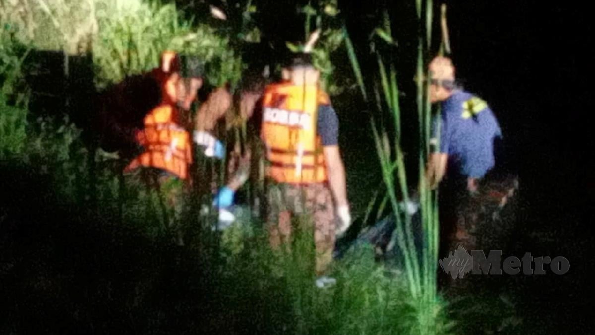 MAYAT warga emas ditemukan dalam keadaan reput di Tasik Taman Indah, Tanjung Rambutan. FOTO ihsan Bomba