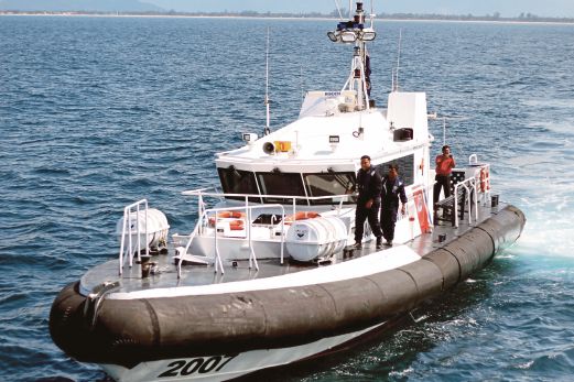 KAPAL Penyelamat 7  digunakan  Maritim Kelantan bagi mengawasi perairan negeri Kelantan.