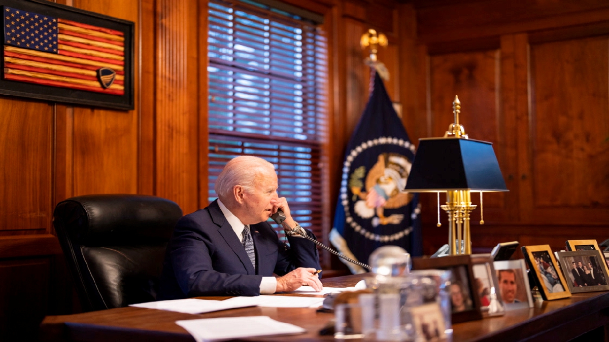JOE Biden ketika bercakap dengan Vladimir Putin pada Khamis. FOTO EPA