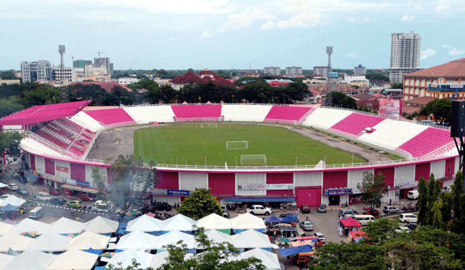 PERSATUAN Bolasepak Kelantan (KAFA) harap Perbadanan Stadium Kelantan (PSK) membenarkan pasukan yang membawa nama negeri ini menjalani latihan di padang stadium. - Foto Syamsi Suhaimi