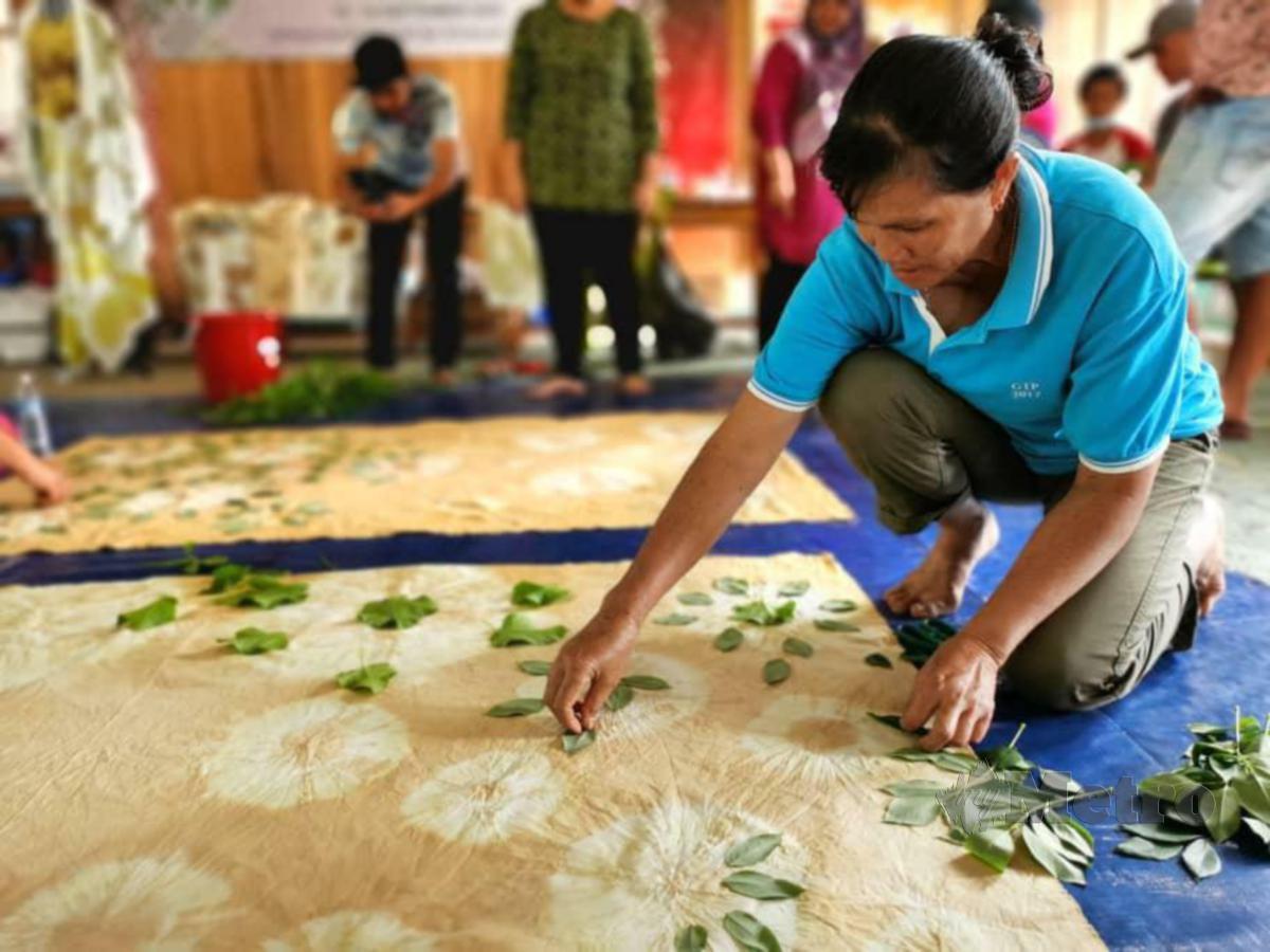 HASIL komuniti kraf setempat mempunyai nilai komersial tinggi seperti dibangunkan oleh pembuat kraf di Ba’kelalan Sarawak.