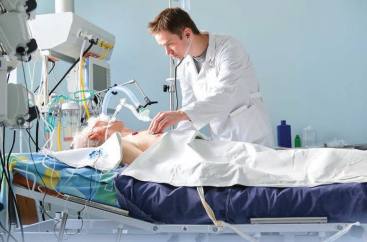 MESIN ventilator dipasangkan kepada pesakit yang memerlukan bantuan pernafasan.