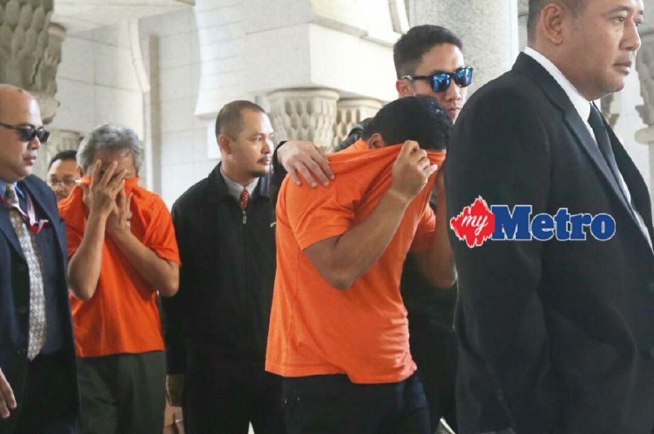 Tiga individu dibebaskan dengan jaminan oleh Mahkamah Majistret Putrajaya selepas direman seminggu berkaitan isu penyelewengan dana RM40 juta. FOTO Mohd Fadli Hamzah