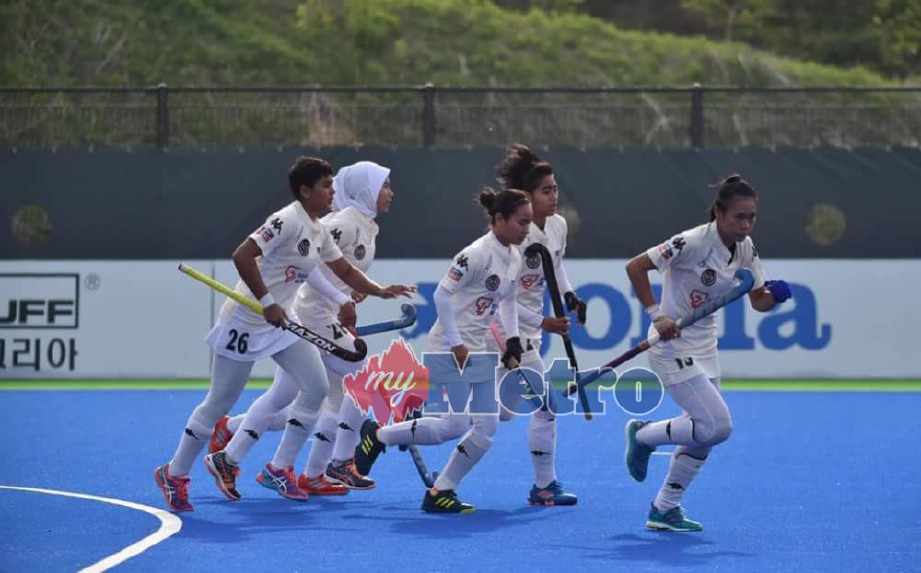SKUAD hoki wanita negara cipta kejutan menewaskan Jepun 3-2 pada perlawanan ketiga di Donghae, Korea Selatan. FOTO E-mel
