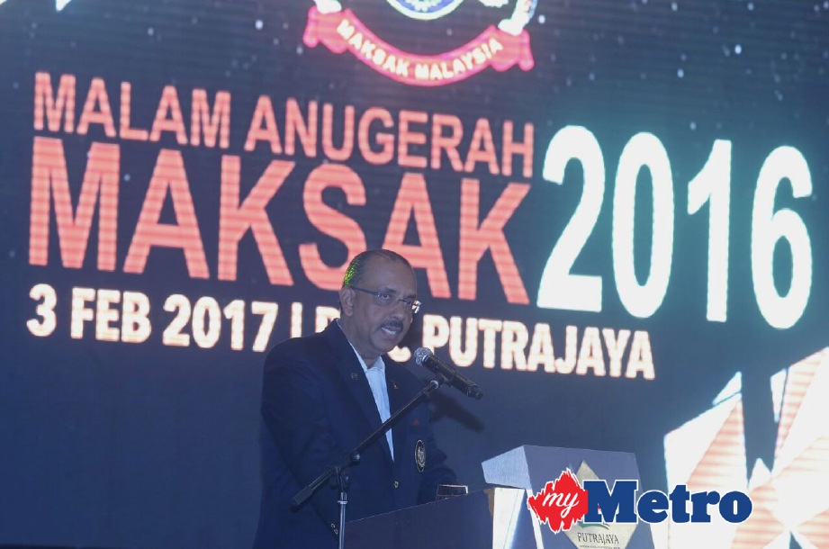 ALI Hamsa ketika berucap di Malam Anugerah MAKSAK 2016. FOTO Mohd Fadli Hamzah
