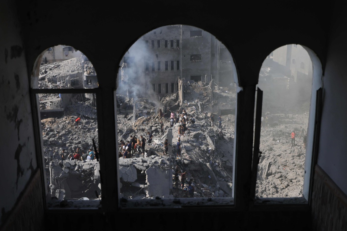 KEKEJAMAN Israel ke atas Semenanjung Gaza menyebabkan banyak kerosakan dan kematian. FOTO AFP.