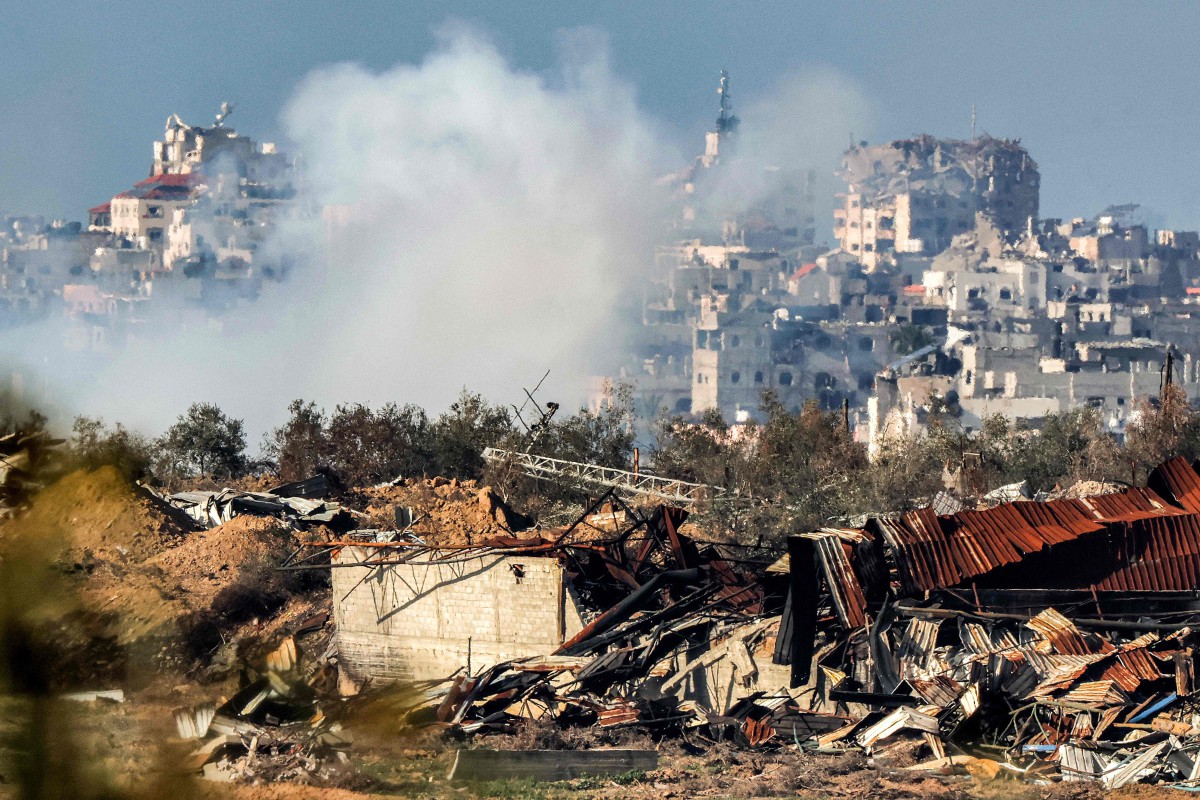 SEMENANJUNG Gaza berdekatan sempadan selatan Israel yang diserang tentera rejim. FOTO AFP.