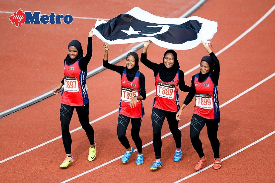 KUARTET 4x100 wanita Terengganu. 