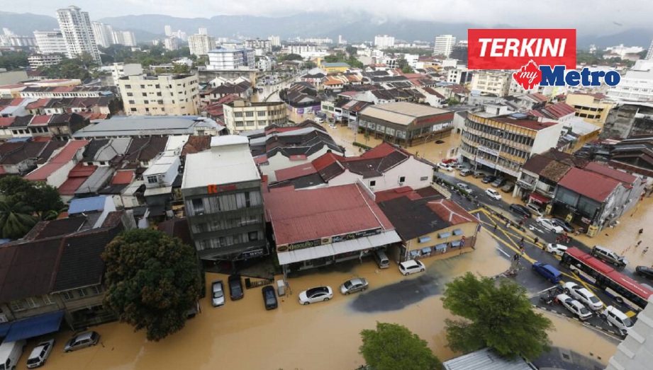 ANTARA  kawasan sekitar Georgetown ditenggelami air akibat hujan lebat di Pulau Pinang. FOTO Ramdzan Masiam
