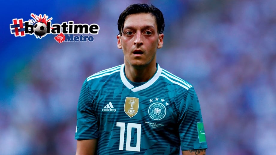 Ozil kecewa selepas Jerman tewas 2-0 kepada Republik Korea pada Piala Dunia 2018. FOTO AFP 