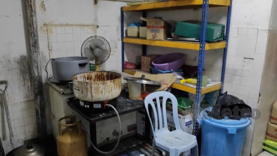 KEADAAN dapur premis makanan yang diarah tutup serta merta oleh MBSA. FOTO ihsan MBSA