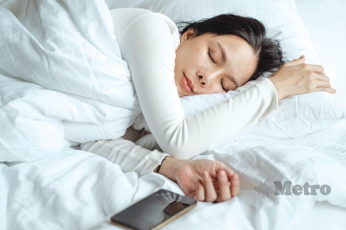 PASTIKAN anda mempunyai jadual tidur yang cukup untuk berehat.