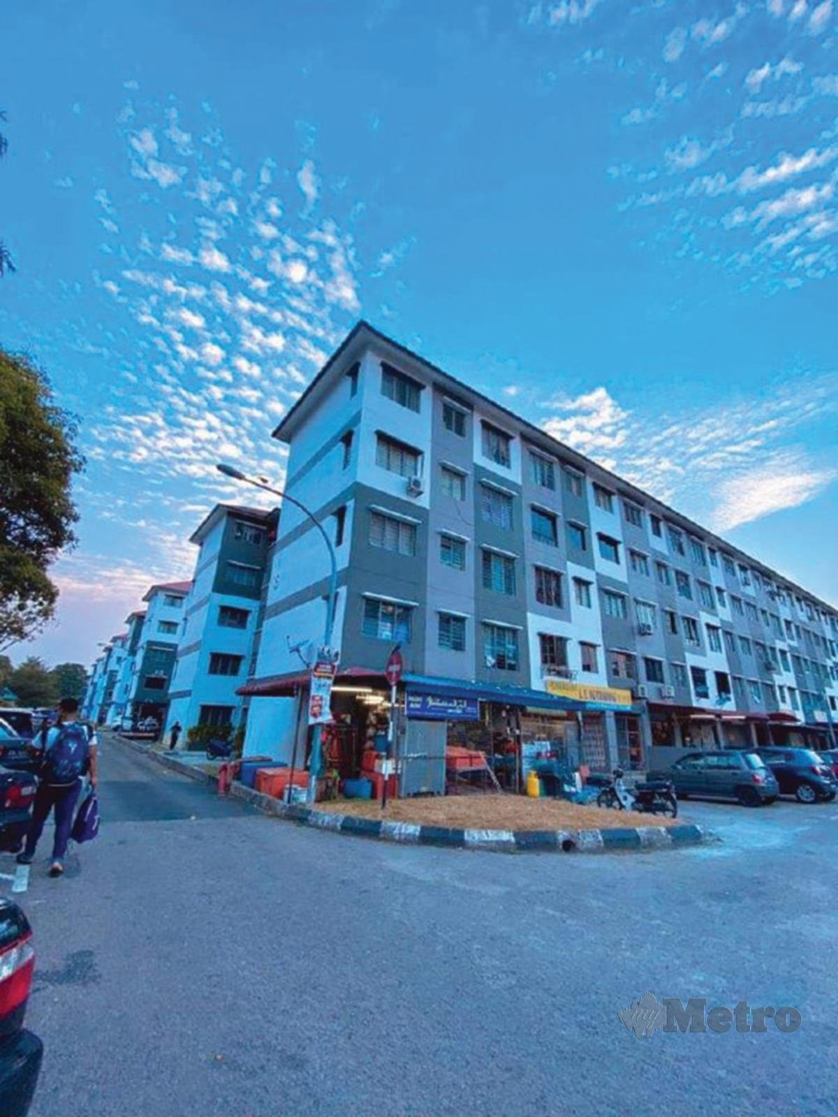 PANGSAPURI kos rendah di Bandar Permas Jaya menjadi  pilihan Shaiful Rizuan sebagai rumah pertama.