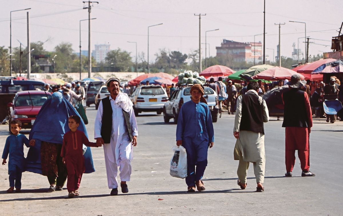 KEHIDUPAN seharian rakyat Afghanistan selepas Taliban mengambil alih pemerintahan negara itu. FOTO EPA 