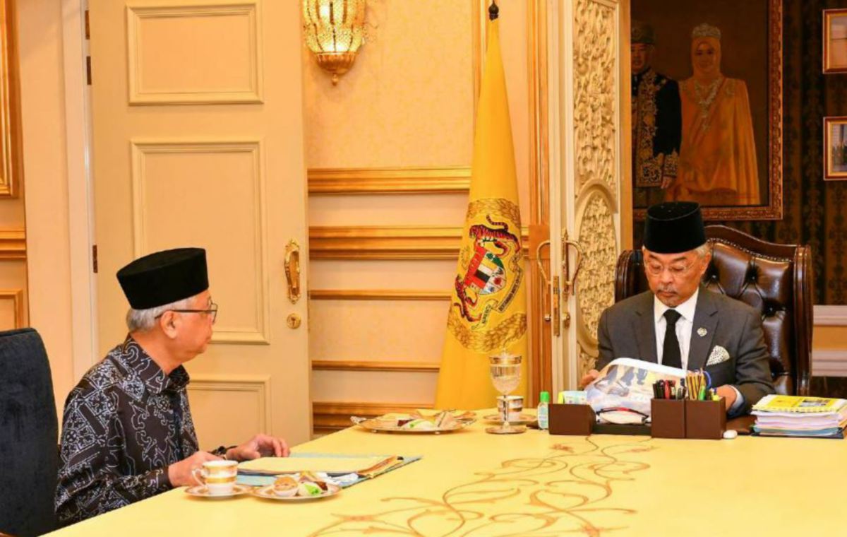 Al Sultan Abdullah berkenan menerima menghadap Ismail Sabri. FOTO Istana Negara.