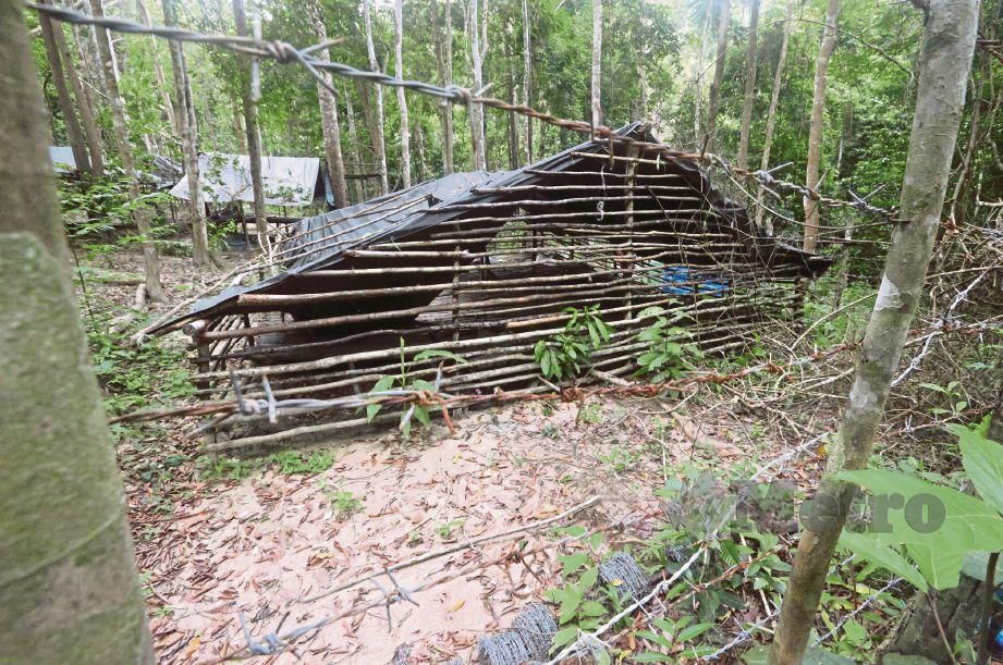  KAWASAN kurungan di kem penempatan Rohingya di Bukit Genting Perah, Wang Kelian. 