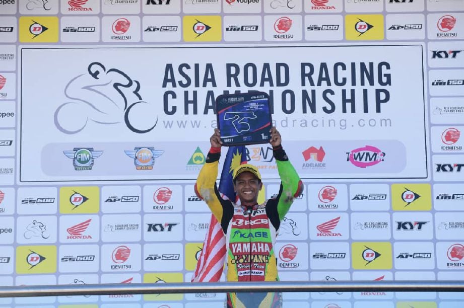 MOHD Izzat menangi Perlumbaan 1 kelas Underbone 150cc pada Pusingan 2 Kejuaraan Motosikal Asia (ARRC) di Australia, hari ini.