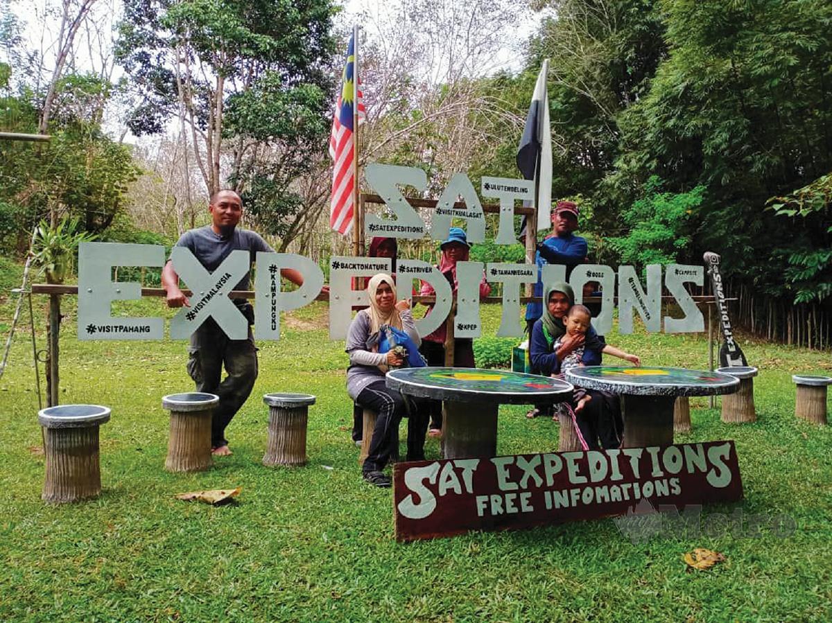 SEBAHAGIAN pengunjung yang menggunakan perkhidmatan Sat Expeditions. 