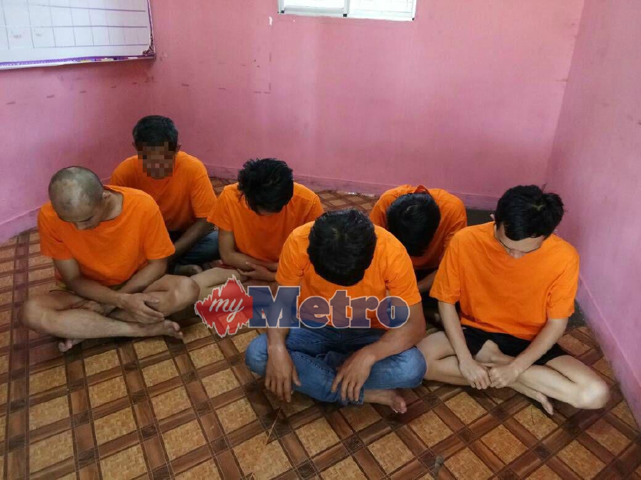 Enam individu termasuk tiga beradik ditahan kerana terbabit dalam penyalahgunaan dadah di Keningau. FOTO Mohd Adam Arinin