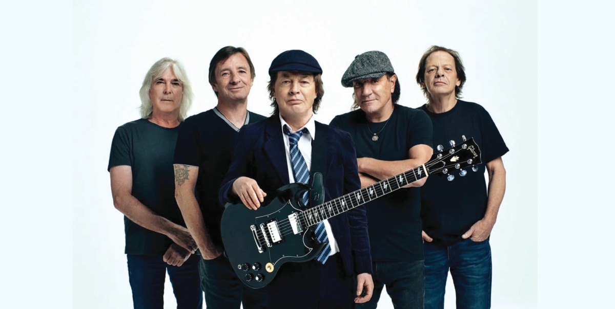 AC/DC kini dianggotai (dari kiri), Williams, Rudd, Angus, Johnson dan Stevie. 