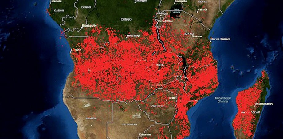 PENGIMEJAN dari NASA menunjukkan kawasan kebakaran di benua Afrika. FOTO Mail Online