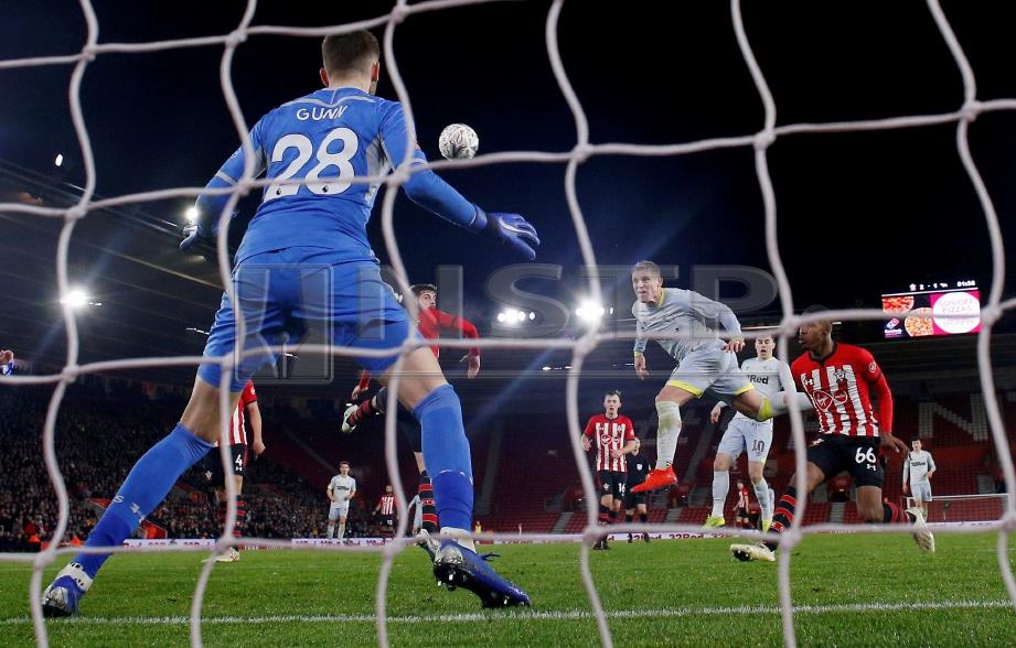 PEMAIN Derby County, Martyn Waghorn menjaringkan gol kedua. FOTO/REUTERS