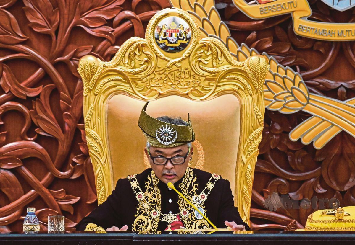 Al-Sultan Abdullah Ri'ayatuddin Al-Mustafa Billah Shah berkenan berangkat bagi merasmikan Istiadat Pembukaan Mesyuarat Pertama Penggal Kedua Parlimen Ke-15 di Bangunan Parlimen hari ini.