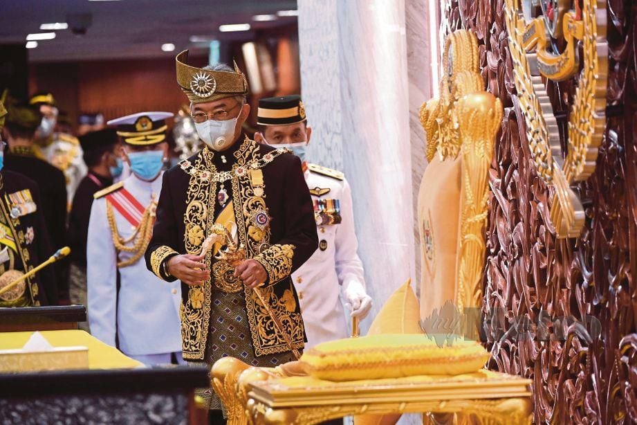 Al-Sultan Abdullah Ri'ayatuddin Al-Mustafa Billah Shah berkenan menyampaikan titah Diraja pada Istiadat Pembukaan Mesyuarat Penggal Ketiga Parlimen ke-14 di Bangunan Parlimen hari ini. FOTO Bernama