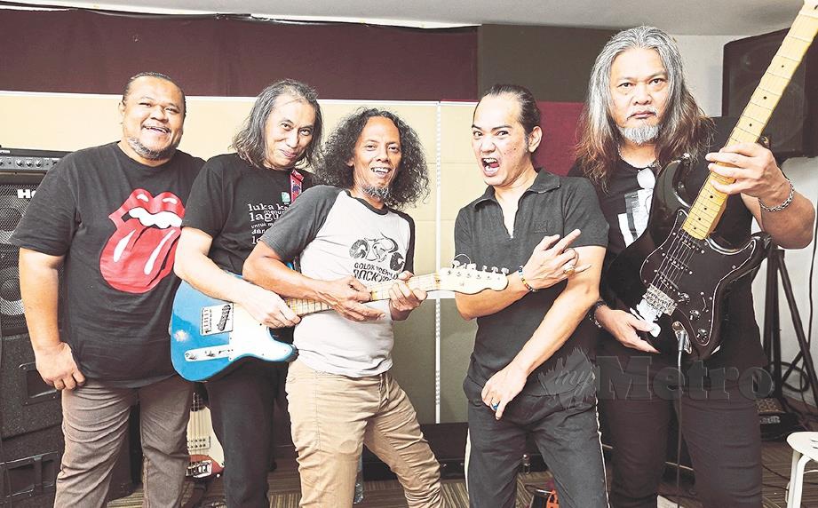 ALLSTAR Band dianggotai (dari kiri) Eddie Wings, Umarul Iklim, Black Wings, Oney dan Omma Akira. FOTO: Halimaton Saadiah Sulaiman