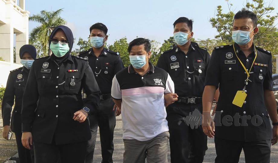 CHUAH Boon Leng mengaku tidak bersalah di Mahkamah Sesyen Seremban atas tuduhan terlibat dengan penyeludupan rokok menggunakan sistem cukai palsu.FOTO Azrul Edham Mohd Aminuddin