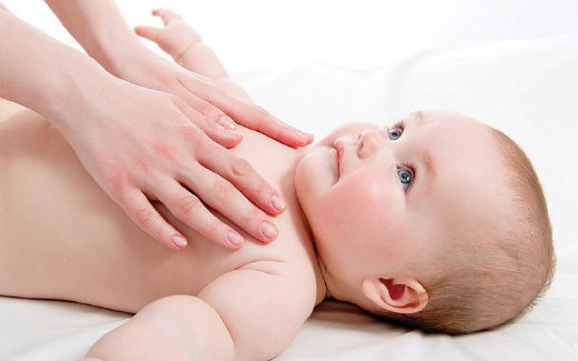 IKATAN antara ibu dan bayi dapat ditingkatkan dengan urutan bayi.