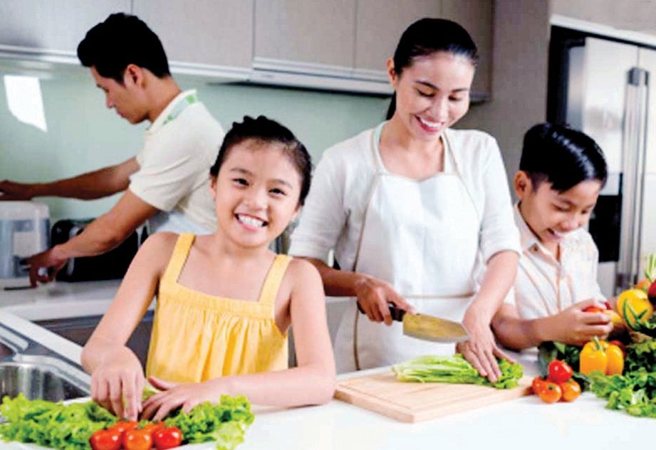 IBU bapa perlu bijak dan rajin dalam menyediakan makanan harian anak mereka.