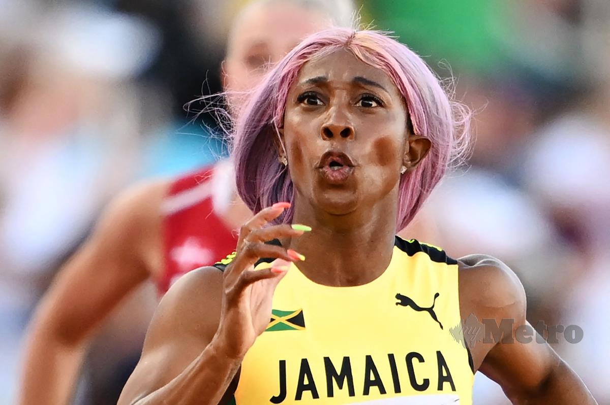 PELARI Jamaica, Shelly-Ann Fraser-Pryce layak ke final 200m wanita dan memburu gelaran berganda selepas memenangi acara 100m, Ahad lalu. FOTO AFP