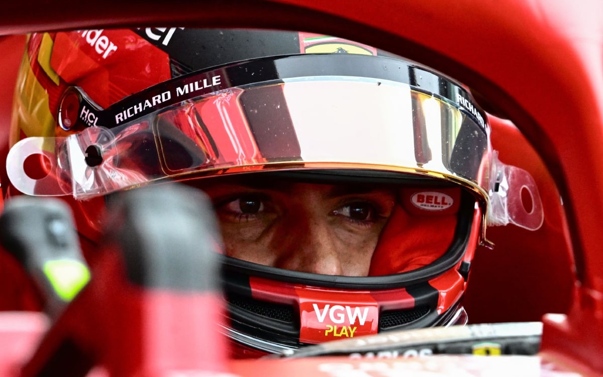 SAINZ tinggalkan Ferrari penghujung musim ini. 