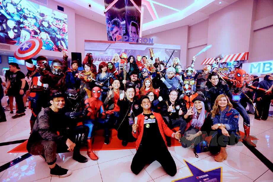 PENONTON dan peminat bergambar sempena tayangan filem Avengers: Endgame Marvel Studios di MBO The Starling Damansara. FOTO Supian Ahmad
