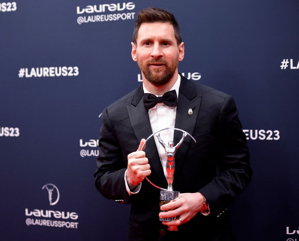 Laureus World Sports Awards - Hotel d’Evreux, Paris, France - May 8, 2023 Footballer Lionel Messi poses after winning the 2023 Laureus World Sportsman of the Year Award REUTERS/Johanna Geron