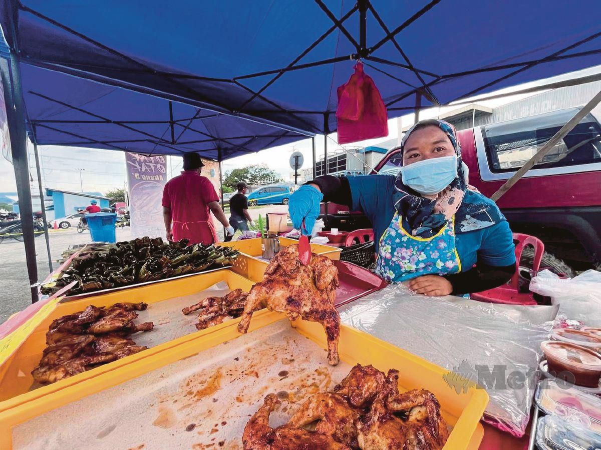 MAWARNI memperkenalkan ayam pasu sebagai menu utama di Bazar Ramadan Laman Niaga Komuniti Bandar Baru Bangi. 