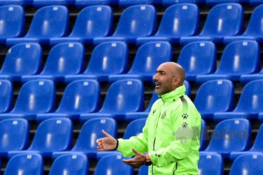 FERNANDEZ menjadi jurulatih ketiga dipecat oleh Espanyol musim ini. FOTO AFP