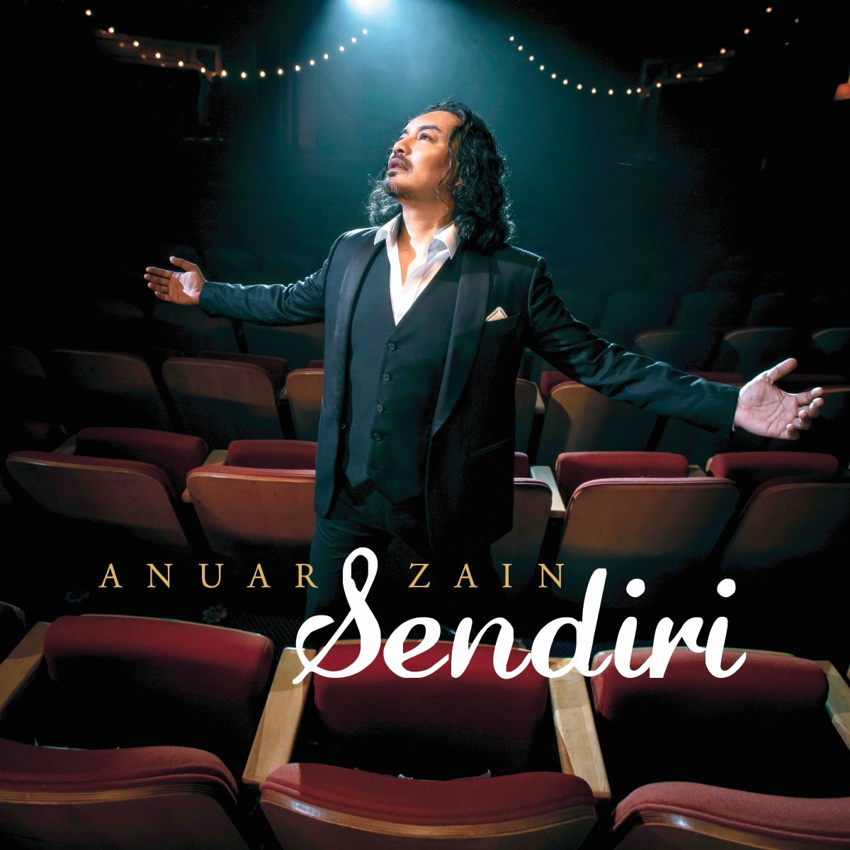 ANUAR Zain tampil dengan lagu baharu berjudul Sendiri.