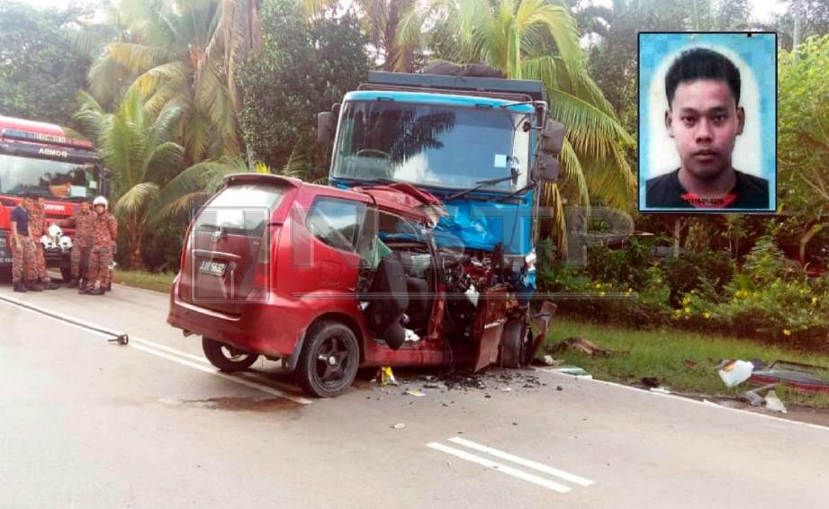  Keadaan kenderaan milik Abdul Azim (gambar kecil) selepas bertembung dengan sebuah lori dalam kejadian di kilometer 49, Jalan Yong Peng - Kluang. FOTO Ihsan Bomba Dan Penyelamat Kluang.