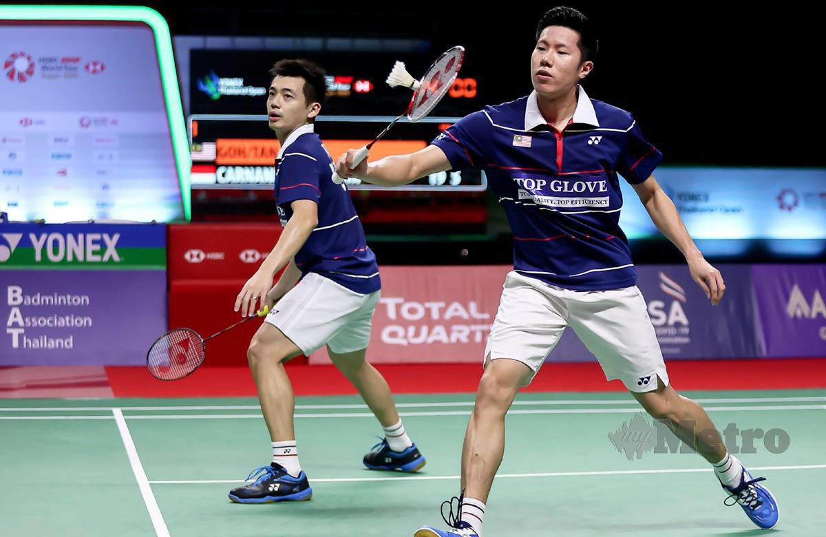 WEE Kiong (kiri) dan V Shem terlepas peluang untuk meraih kejuaraan sulung tahun ini di Bangkok. FOTO AFP