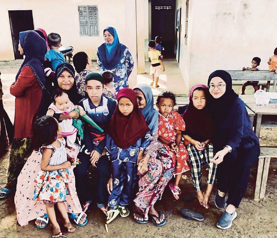 WAFA menyantuni kanak-kanak dalam The Melor Project bersama anak-anak Orang Asli Kampung Kelaka, Negeri Sembilan.