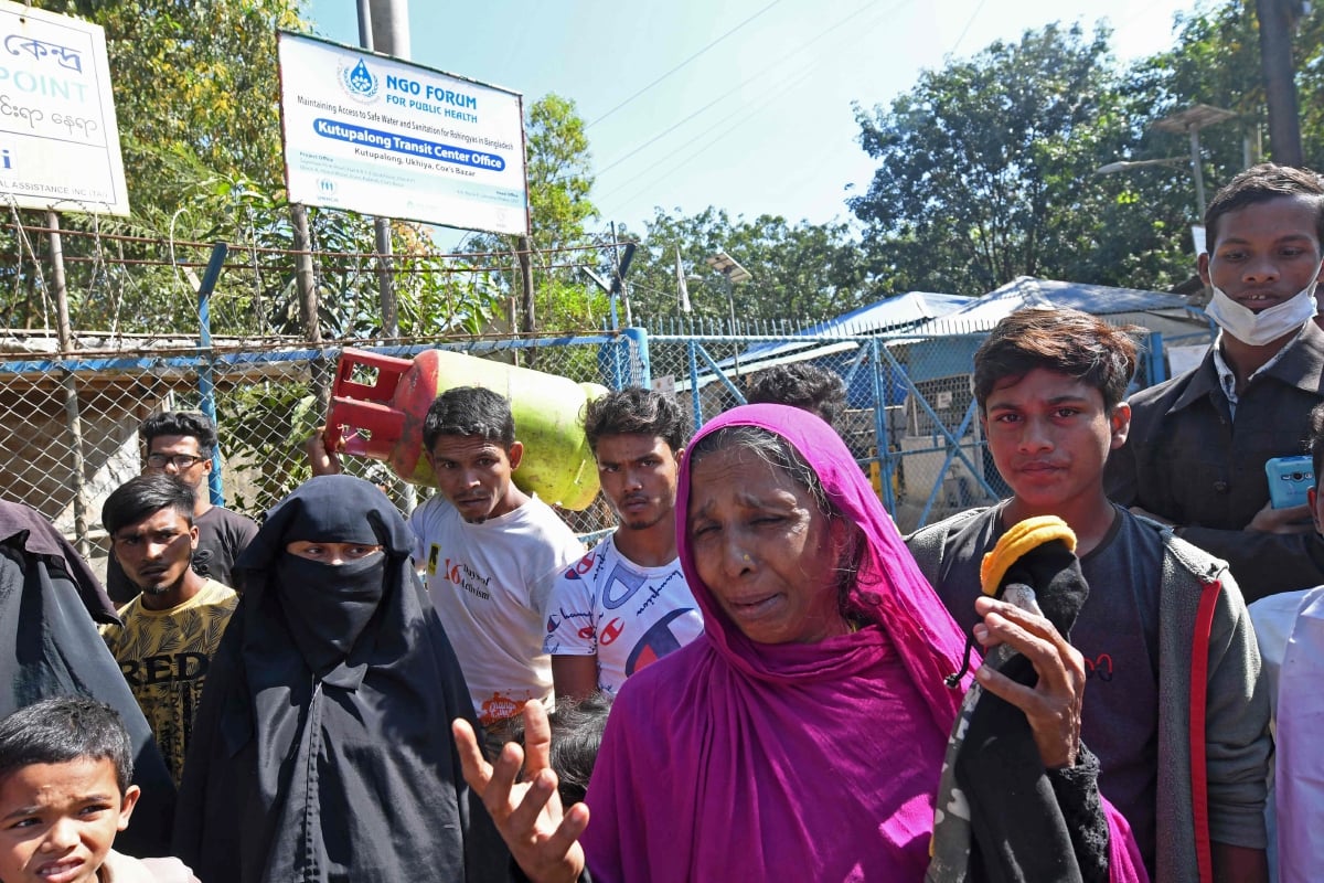  Seramai 3,000 lagi pelarian Rohingya ditempatkan semula oleh Bangladesh ke pulau di Selat Bengal, menjadikan jumlah keseluruhan penghuni pulau itu lebih 10,000. FOTO AFP