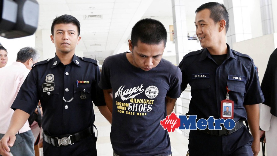 RAHIM (tengah) dijatuhi hukuman penjara selama setahun dan denda RM6,000 oleh Mahkamah Majistret Klang. FOTO Roslin Mat Tahir