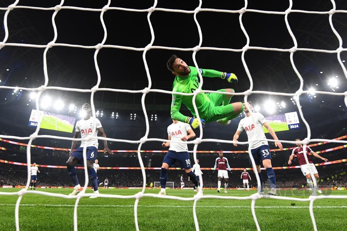 PENJAGA gol Tottenham Hotspur, Hugo Lloris. -FOTO EPA 