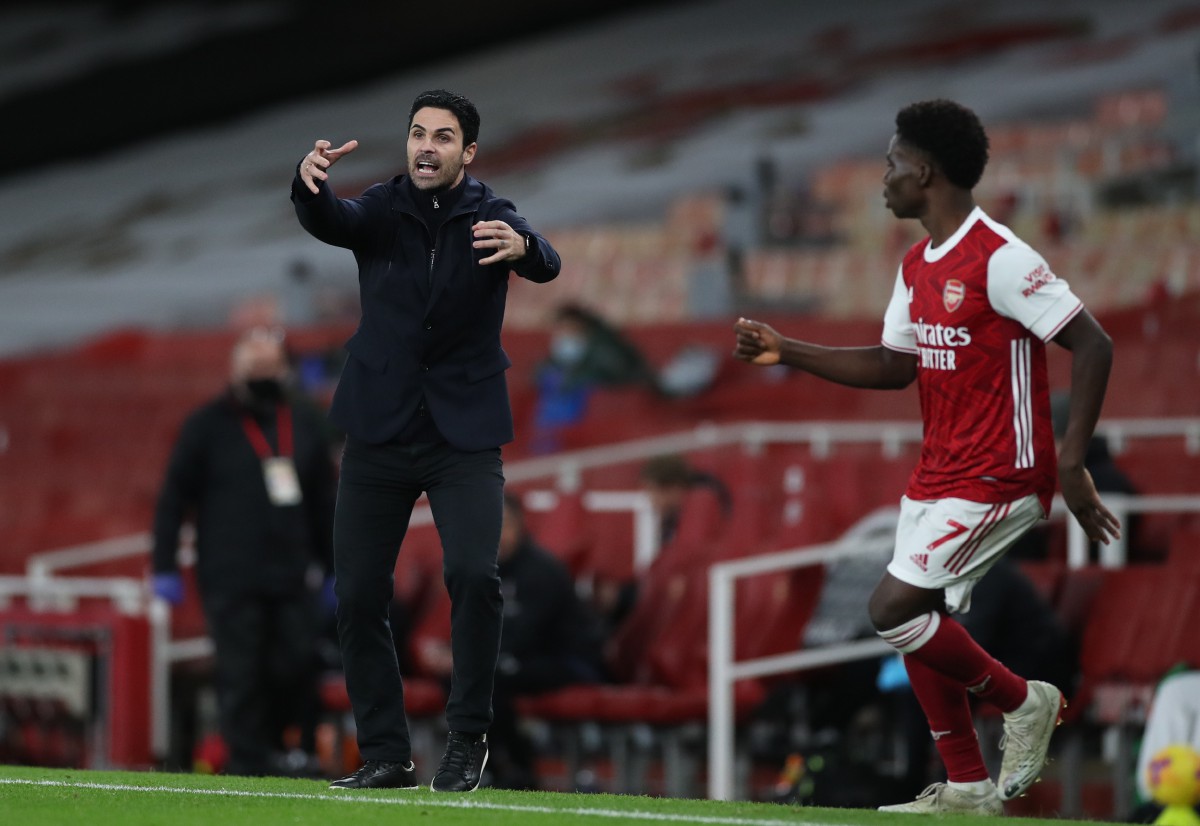 ARTETA memberi arahan kepada pemainnya ketika perlawanan Southampton. FOTO AFP