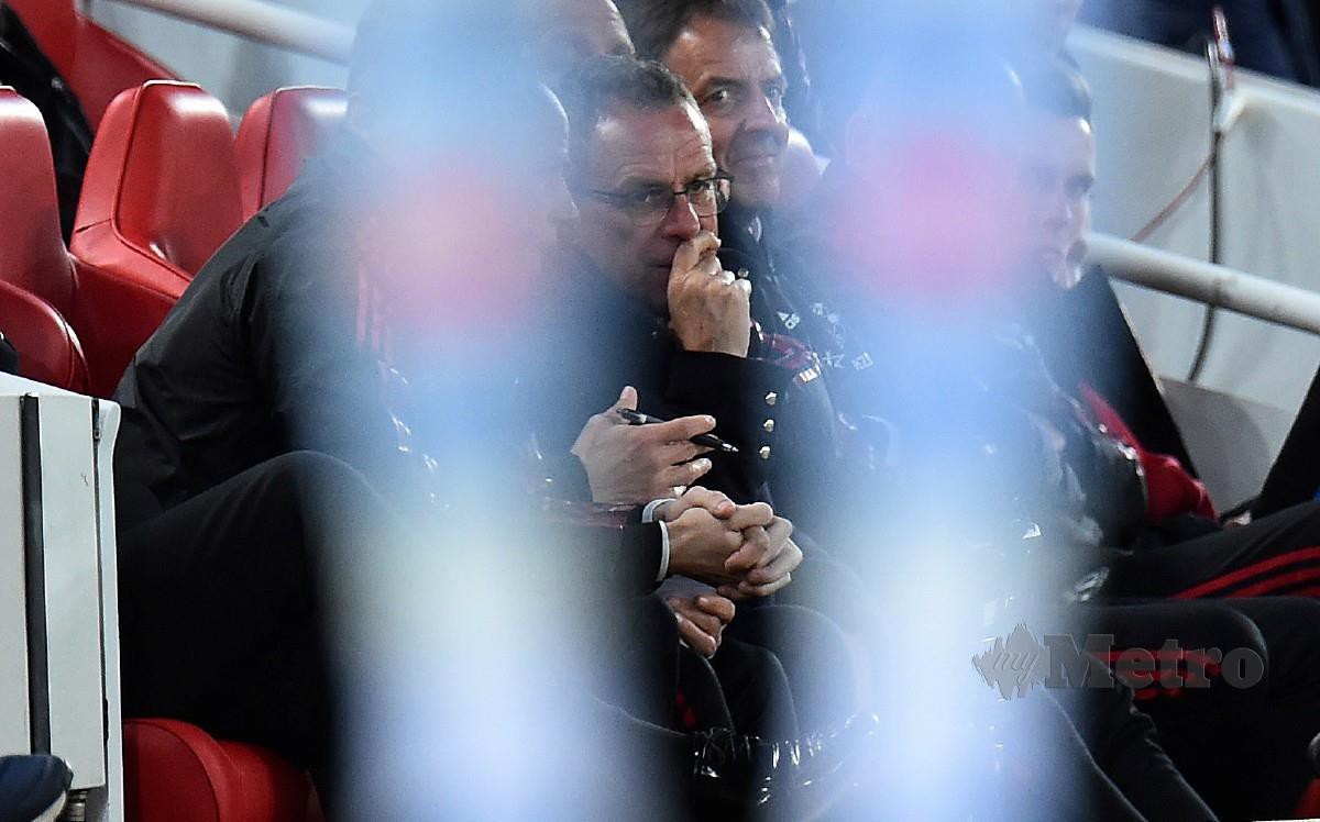 Rangnick ketika aksi perlawanan United menentang Liverpool. -FOTO EPA